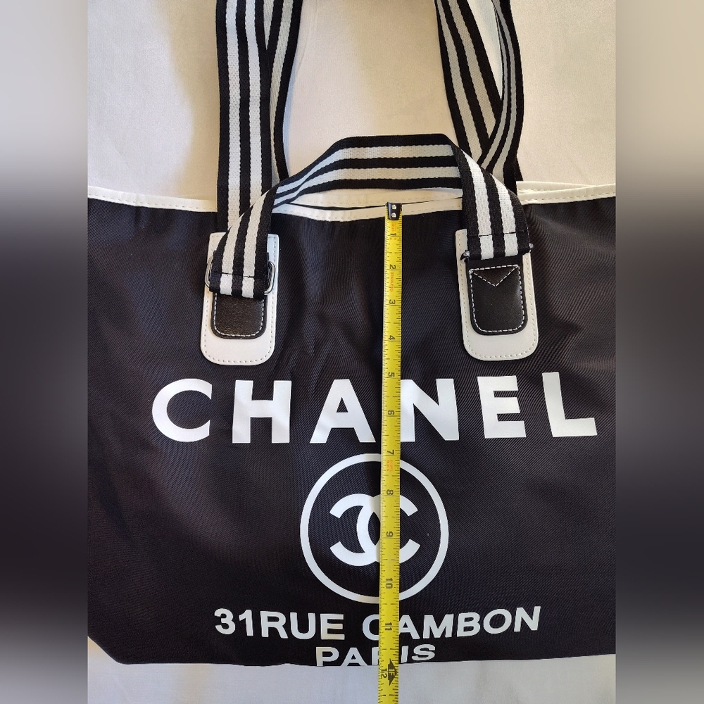 CHANEL 31 Rue Cambon Paris Gift Promotion Tote Black White Nylon Zip Top NIP - Picture 6 of 12